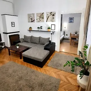 Apartment Gold