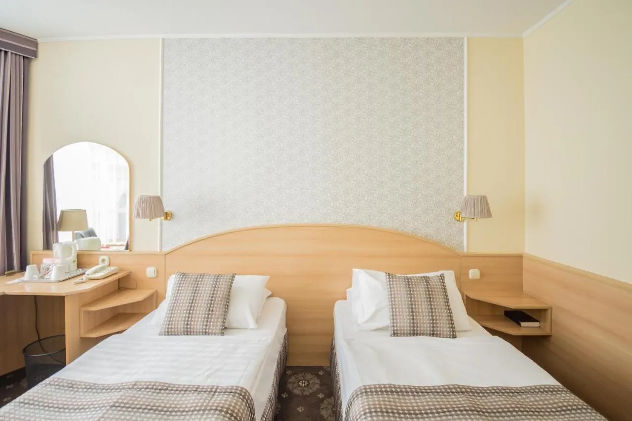 ***  Hotel Orion Varkert بودابست المجر